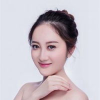  中分大眼美女可爱头像