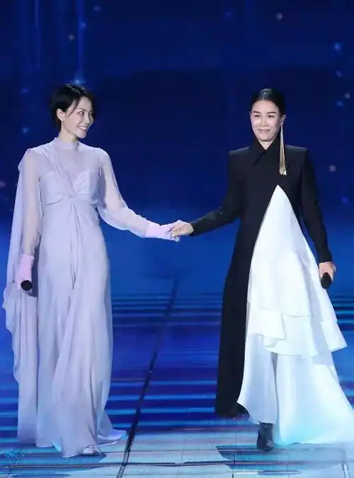  窦靖童和周迅的忘年之交,可比小情侣们秀恩爱有看头