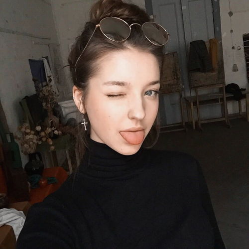  angelinadanilova的仙女颜,甜而不腻的可爱面孔加上高挑的身材简直是鸡你太美