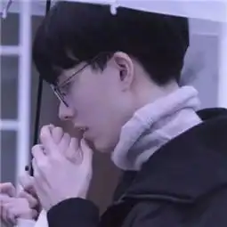  这些是情侣头像,很甜