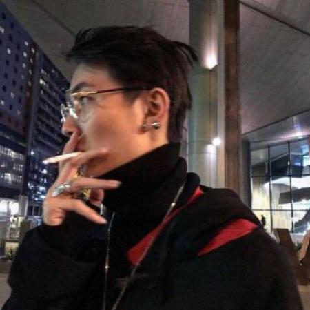  有个性的微信头像男,习惯世态炎凉变得颓废了