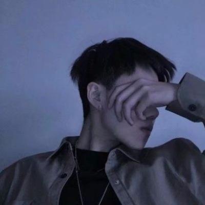  2022最火男头像孤独图片
