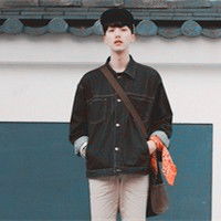  花开不半夏大爱阿宝色帅哥头像