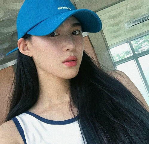  简洁高颜值女生头像时尚清朝女生qq头像