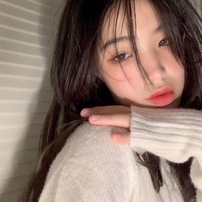  江喻绾清纯女高中生雨越下越大女生头像我要个性网