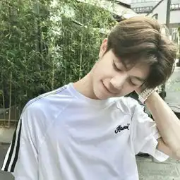  干净阳光的男生头像帅气人生短暂喜欢就要相互纠缠