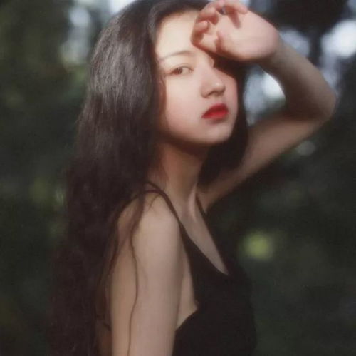  复古女生头像