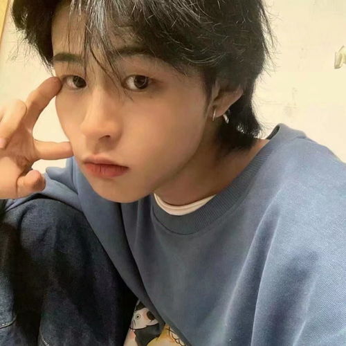  男生头像只要感情是双向的付出什么都不会多余