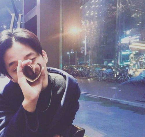  男生说我想你了,高情商女生这样回答,轻松拴住男生的心