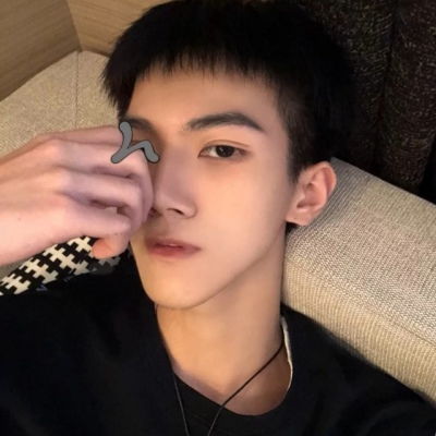  霸气高冷到爆的头像男不合你的口味就换一波吧