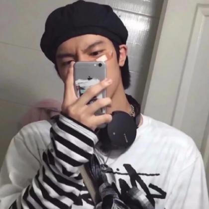  男生成熟气质头像,藏不住的喜欢