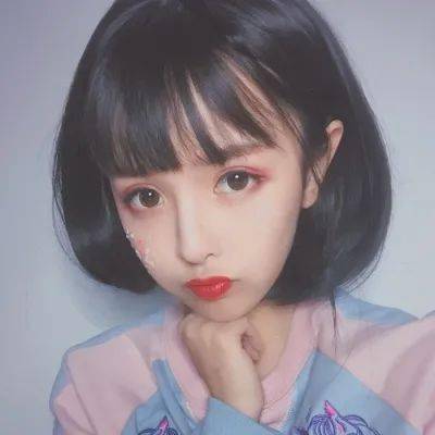  女生头像高清短发女头像