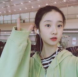  少年的你成功离不开配角,恶魔少女是北电校花,还有个谋女郎