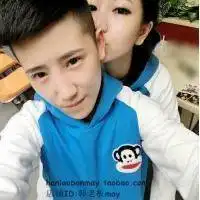  两人亲吻的情侣头像微信头像图片大全