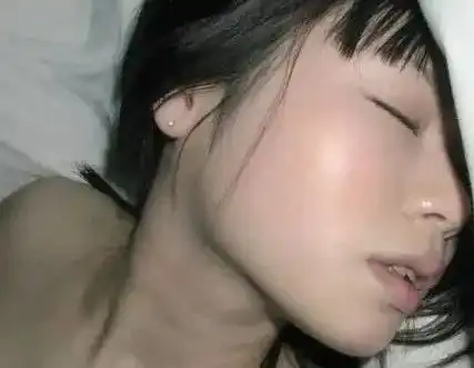  欲望难耐夫妻飞机上干柴烈火,孩子旁观,群众现场直播