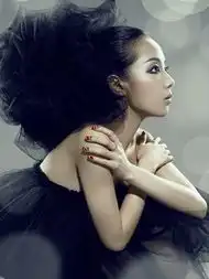  浪漫女孩的黑白时尚婚纱摄影
