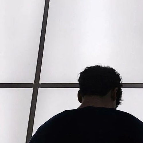  人总要跟自己把握不住的东西说再见