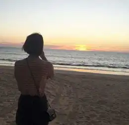  情侣头像一男一女背影一起眺望日出