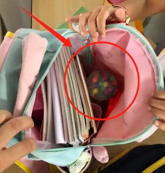  班主任早恋的娃书包大多有这几种东西,一抓一个准,不是开玩笑