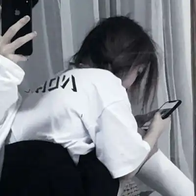  回忆你痛哭流涕说无颜面对,真人情侣头像两张一组