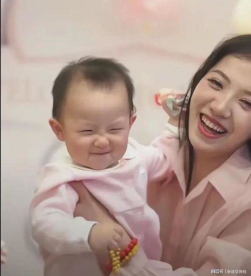  最小网红诞生黄一鸣为女儿开通短视频账号