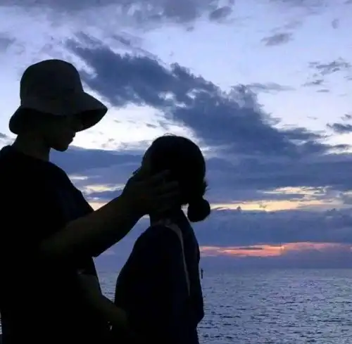  送给做不成爱人,又互相惦记的人