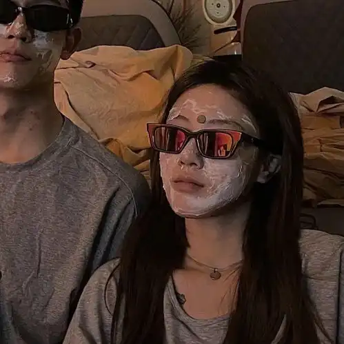 情侣头像男生谈恋爱