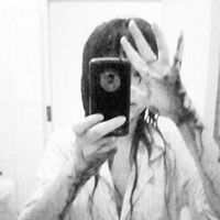  女生自残伤感哭泣头像带血腥的