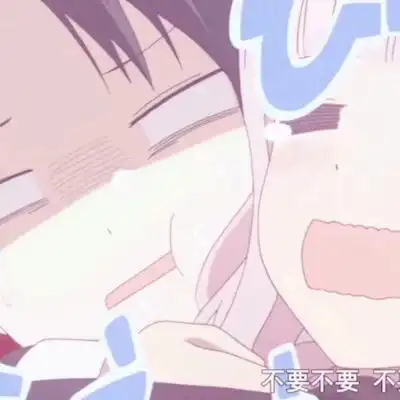 情侣亲嘴头像动漫沙雕