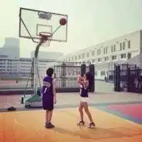  篮球情侣照片一人一张