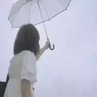  老外搞不懂没下雨,中国人为什么还要打伞