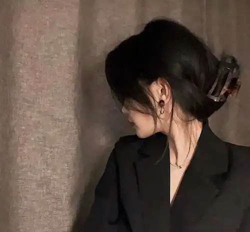  ins甜宠限量版女生头像花开半夏