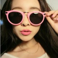  微信头像女生戴眼镜霸气微信头像图片大全