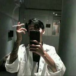 qq头像伤感男生抽烟