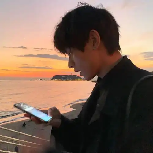  男头日常份男生头像