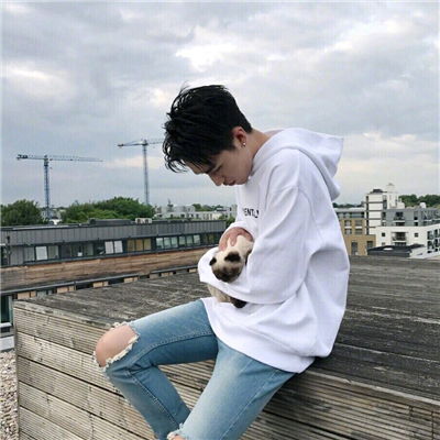  文艺性感男生qq头像侧脸不露脸风格男生qq头像