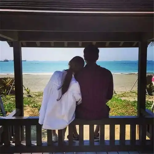  微信聊天,女生经常跟你倾述这四个苦楚,表明她很信任你