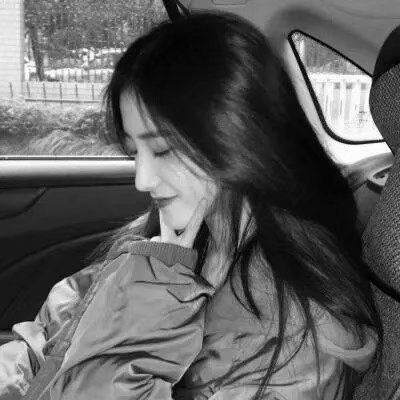  女生头像黑白高冷霸气超拽孤独女生头像