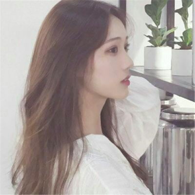  二十岁小姐姐头像