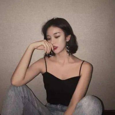  女生头像只剩余生
