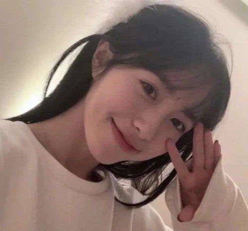  女生放低姿态做出这3件事,小伙别慌,她是准备倒追你了
