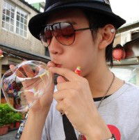  触摸阳光的微凉时尚男女qq个性头像