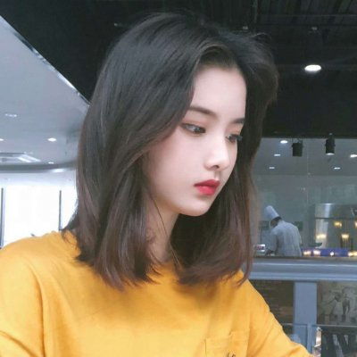  黄色系女生头像身穿黄色衣服的女孩头像