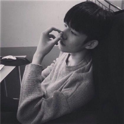  个性黑白伤感男生头像是你的最爱吗,如果爱就拿走