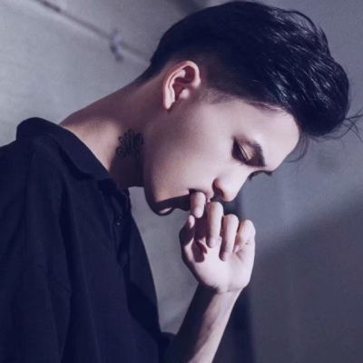  江渊祝你赏图愉快干净男生头像
