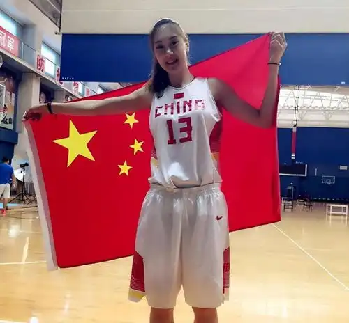  恭喜中国女篮31岁王牌归来,1米95冠军内线才是韩旭最佳替身