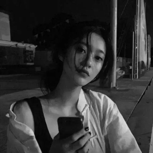  抖音超拽霸气的句子如果可以依靠,没有哪个女人愿意做女汉子
