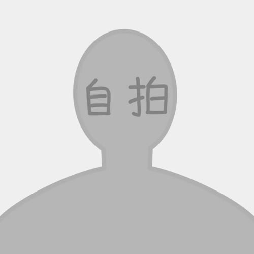  头像每个女孩都是公主无论在破阁楼里还是城堡里