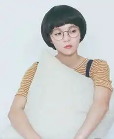  适合戴眼镜女生的短发发型2016新款戴眼镜女生发型推荐