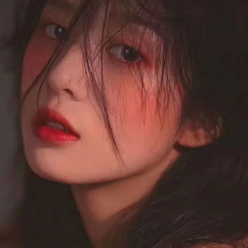  女生头像我站在风口满世界都是你的气息
